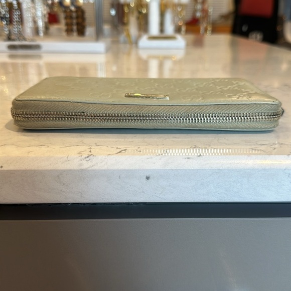 Authentic Gucci beige leather continental wallet - Picture 3 of 7
